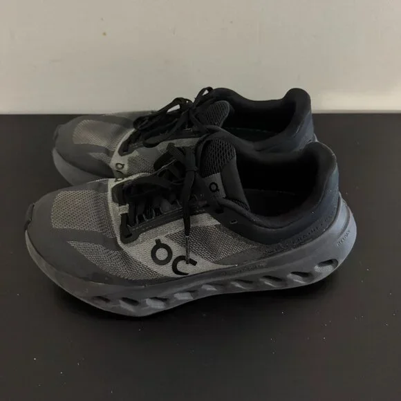 Women's On Cloud Shoes - Black - Size 7 - Picture 6 of 7